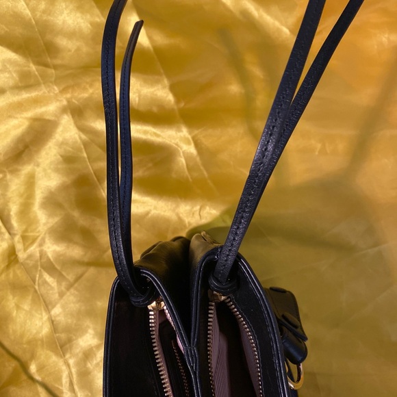 Authentic Gucci black leather top handle logo, zip divider handbag - Picture 9 of 11